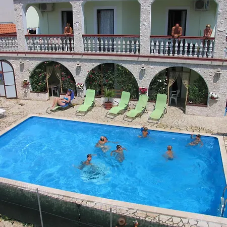 Casa de hóspedes & Lo & Mar Medulin