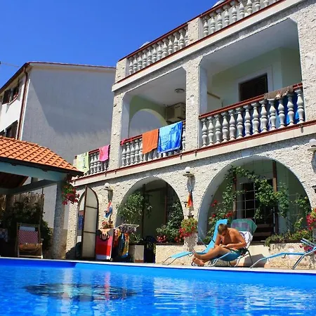 & Lo & Mar Guest house 3*