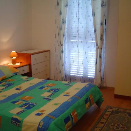 & Lo & Mar Μεντουλίν