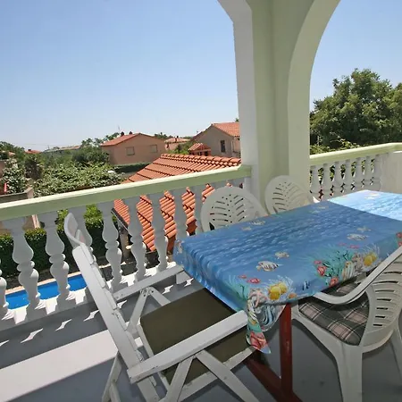 & Lo & Mar Guest house